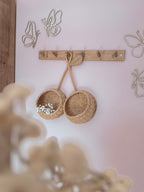 ROTAN WANDHANGER KERSEN