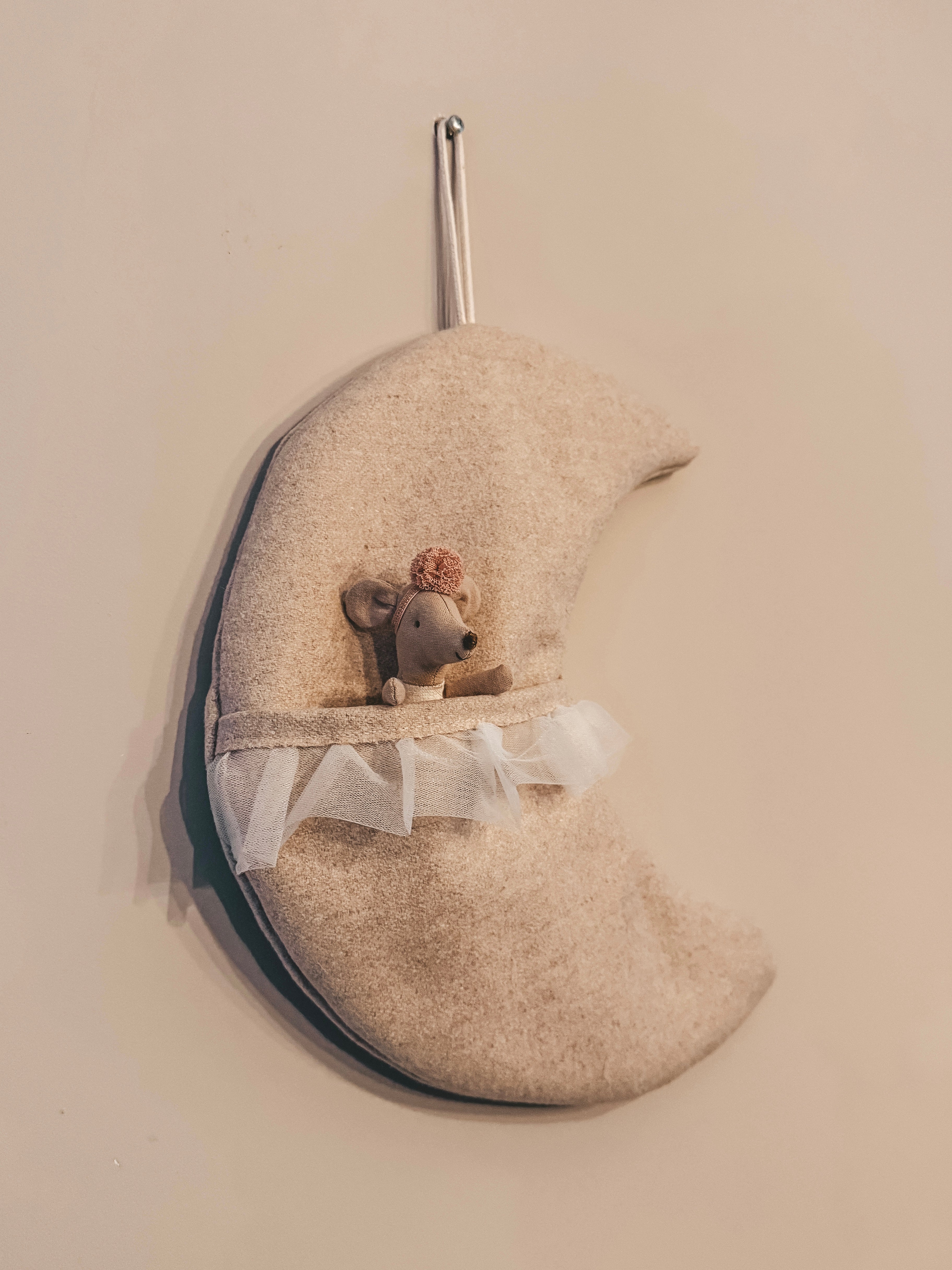 WANDHANGER MAAN MET RUFFLE