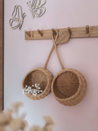 ROTAN WANDHANGER KERSEN